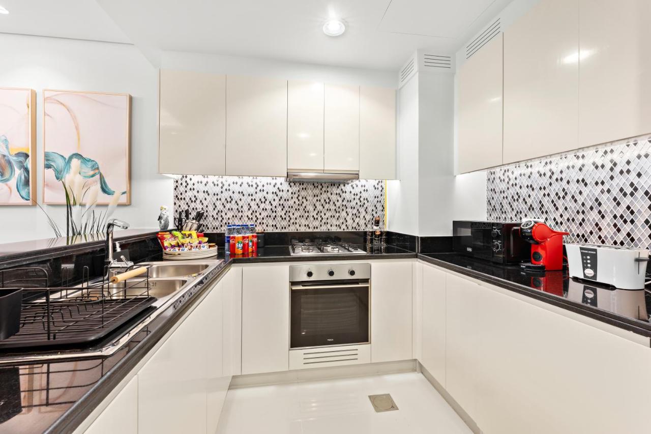 Full Burj Khalifa View Lux 2bedroom With Rooftop Pool Location In Paramount Midtown Apartment