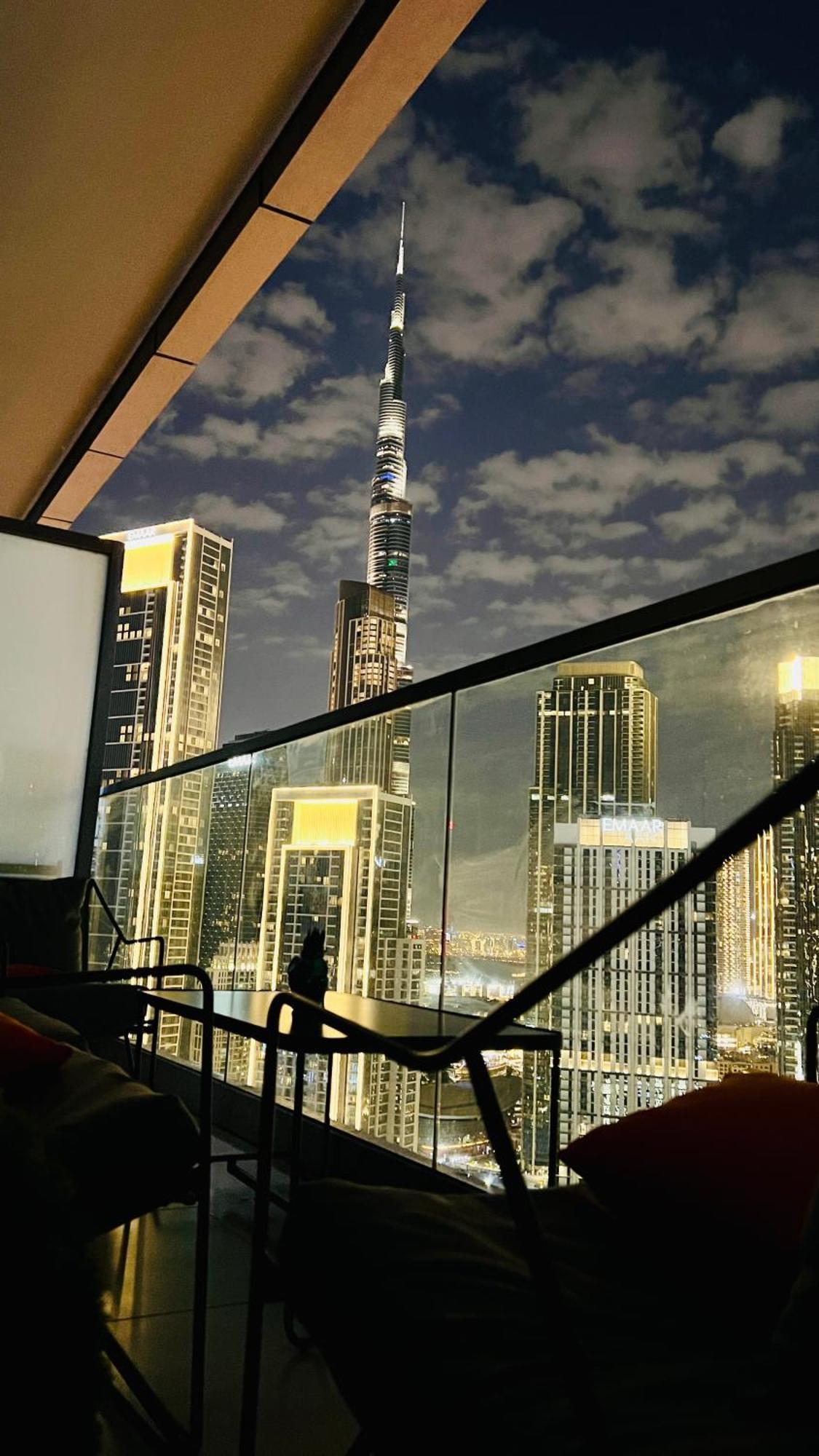 Full Burj Khalifa View Lux 2bedroom With Rooftop Pool Location In Paramount Midtown Apartment Dubai
