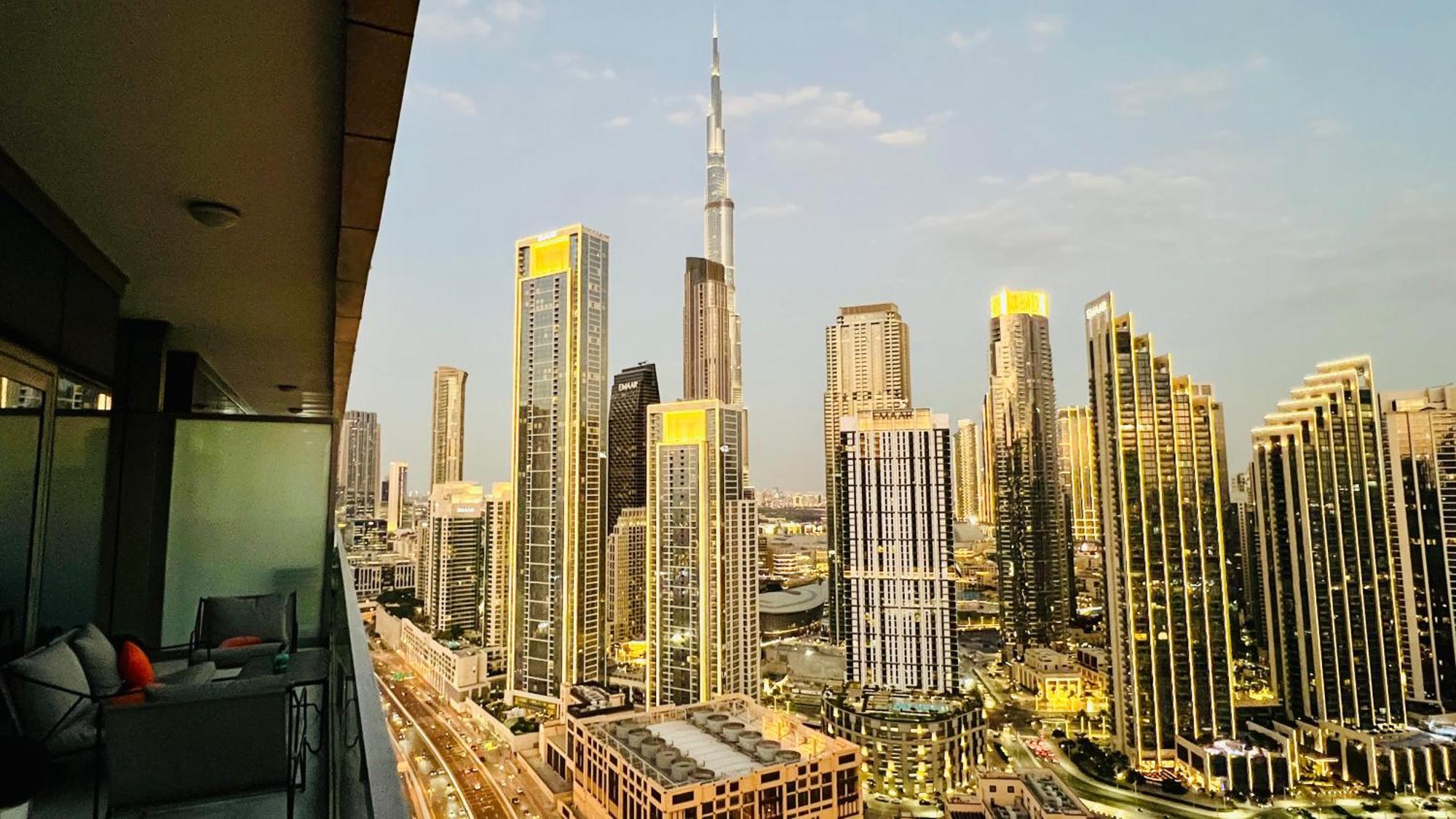 Apartment Full Burj Khalifa View Lux 2bedroom With Rooftop Pool Location In Paramount Midtown Dubai