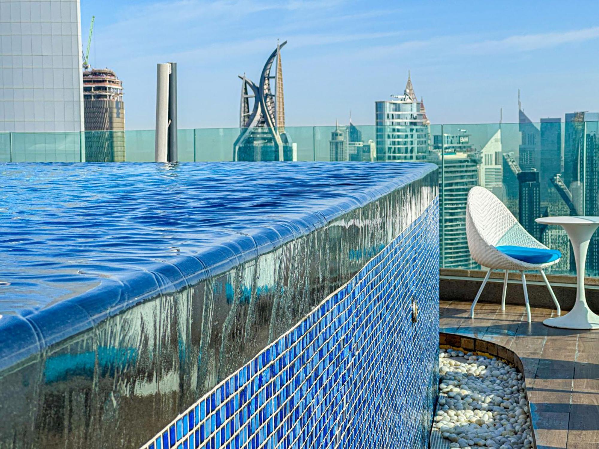 Apartment Full Burj Khalifa View Lux 2bedroom With Rooftop Pool Location In Paramount Midtown *