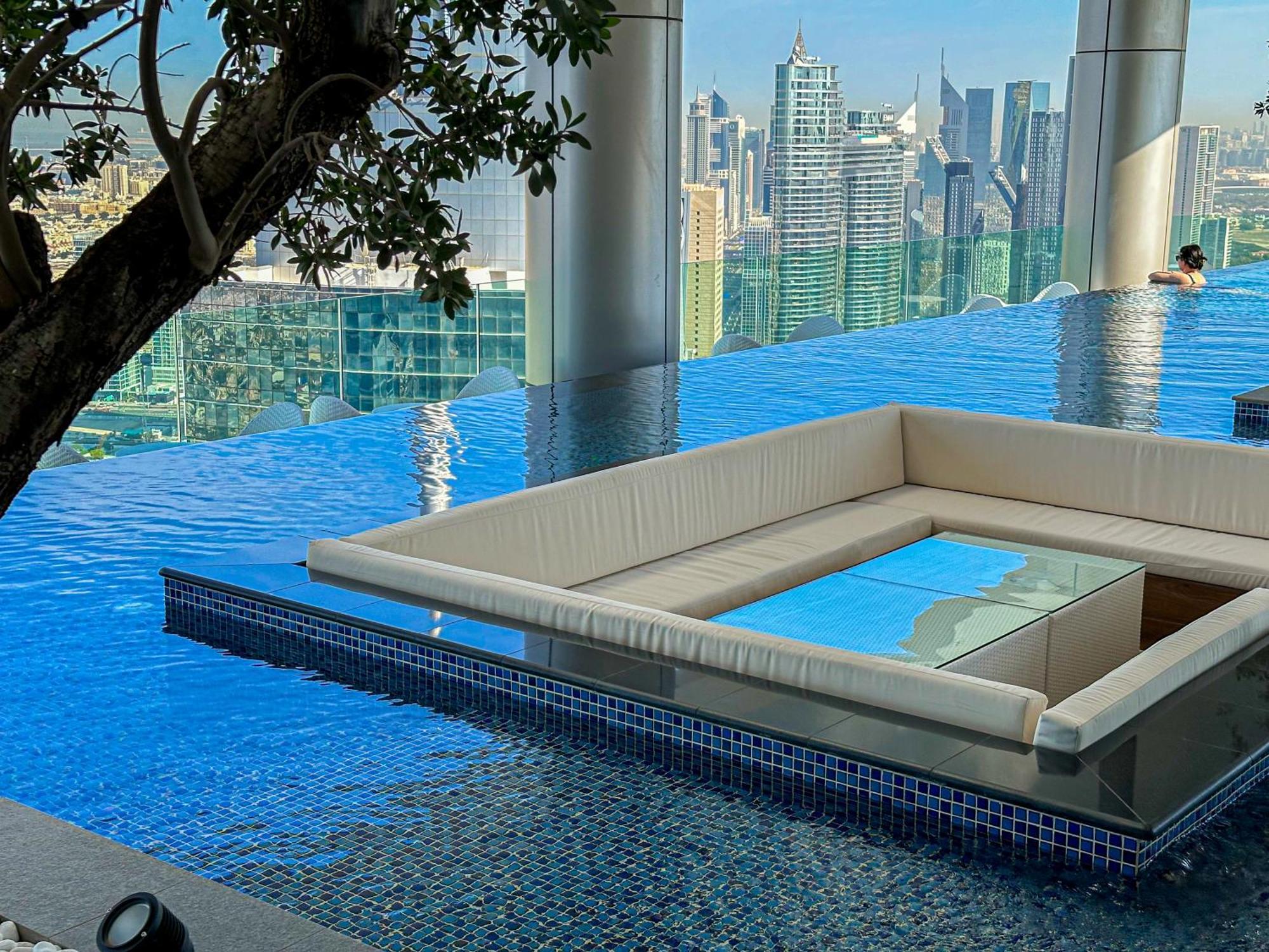 Apartment Full Burj Khalifa View Lux 2bedroom With Rooftop Pool Location In Paramount Midtown Dubai