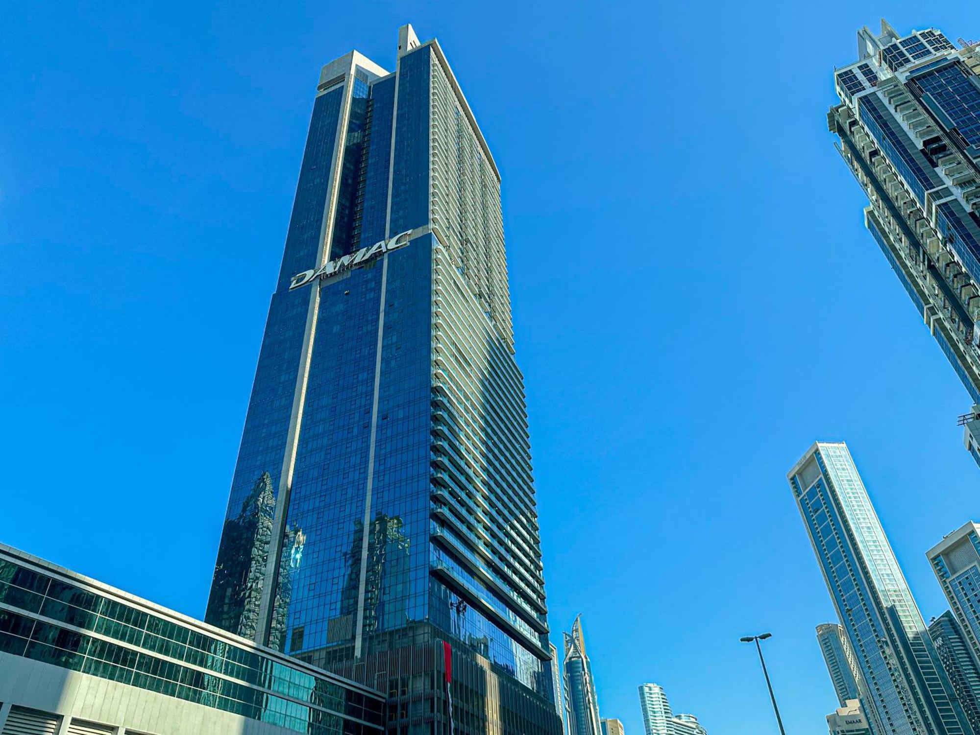 Full Burj Khalifa View Lux 2bedroom With Rooftop Pool Location In Paramount Midtown Dubai