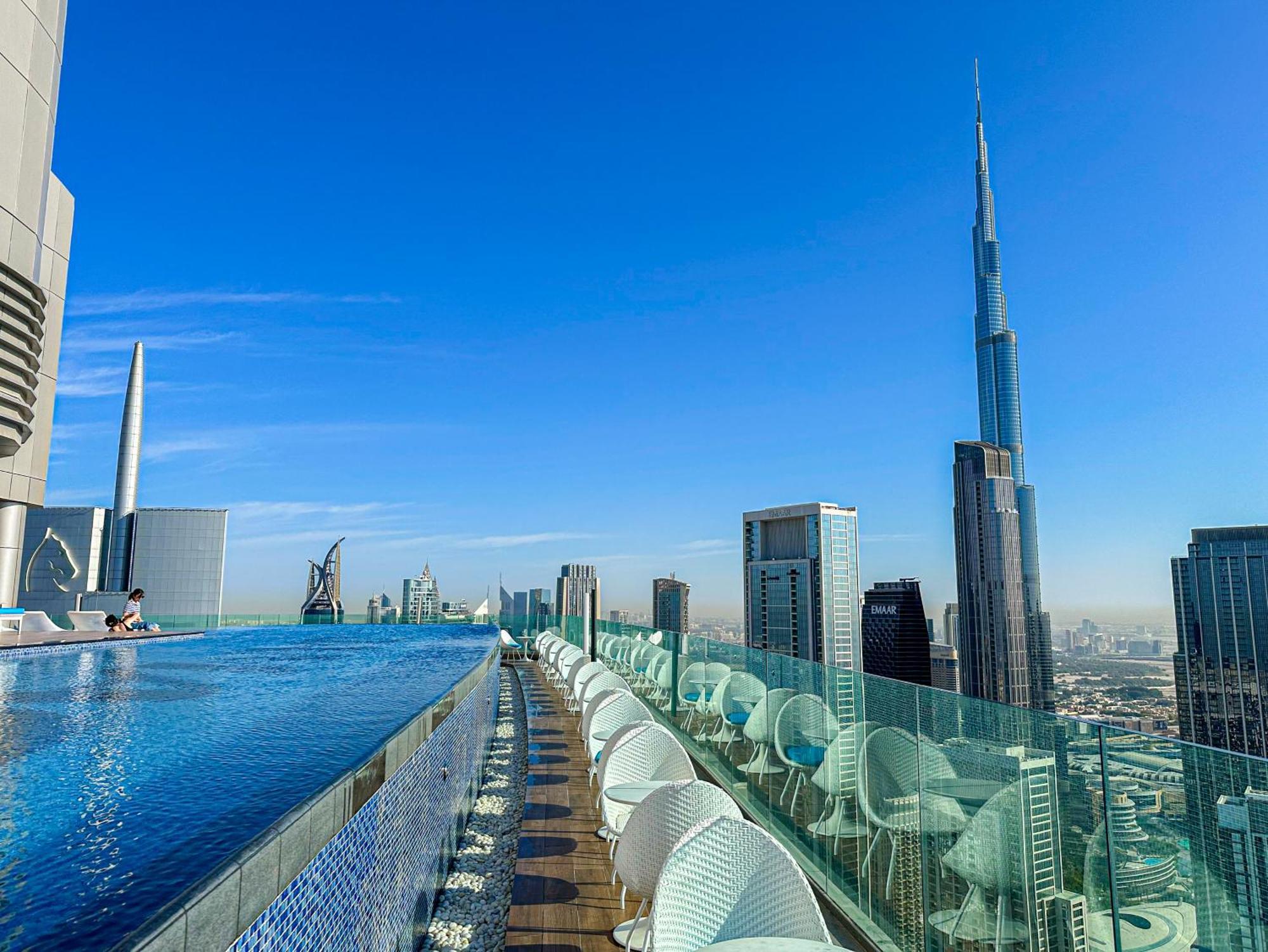 Full Burj Khalifa View Lux 2bedroom With Rooftop Pool Location In Paramount Midtown Apartment