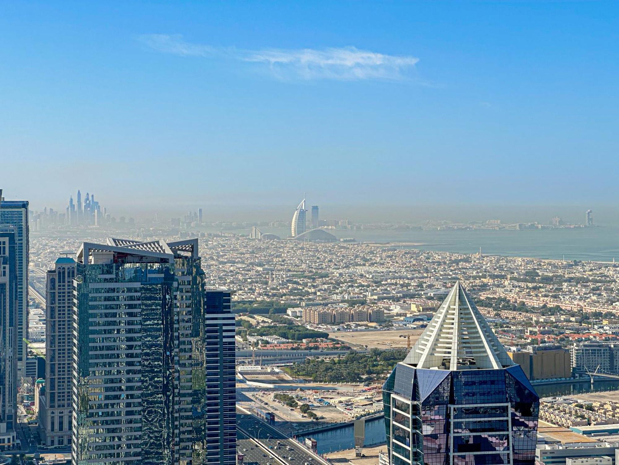 Apartment Full Burj Khalifa View Lux 2bedroom With Rooftop Pool Location In Paramount Midtown