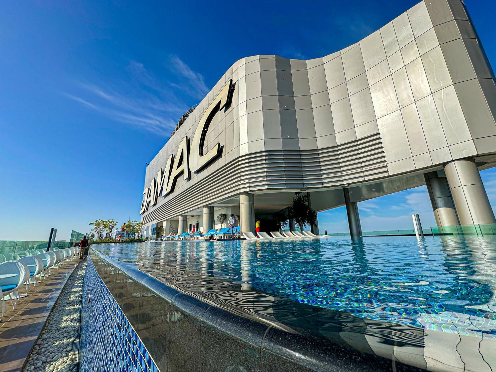 Full Burj Khalifa View Lux 2bedroom With Rooftop Pool Location In Paramount Midtown Dubai