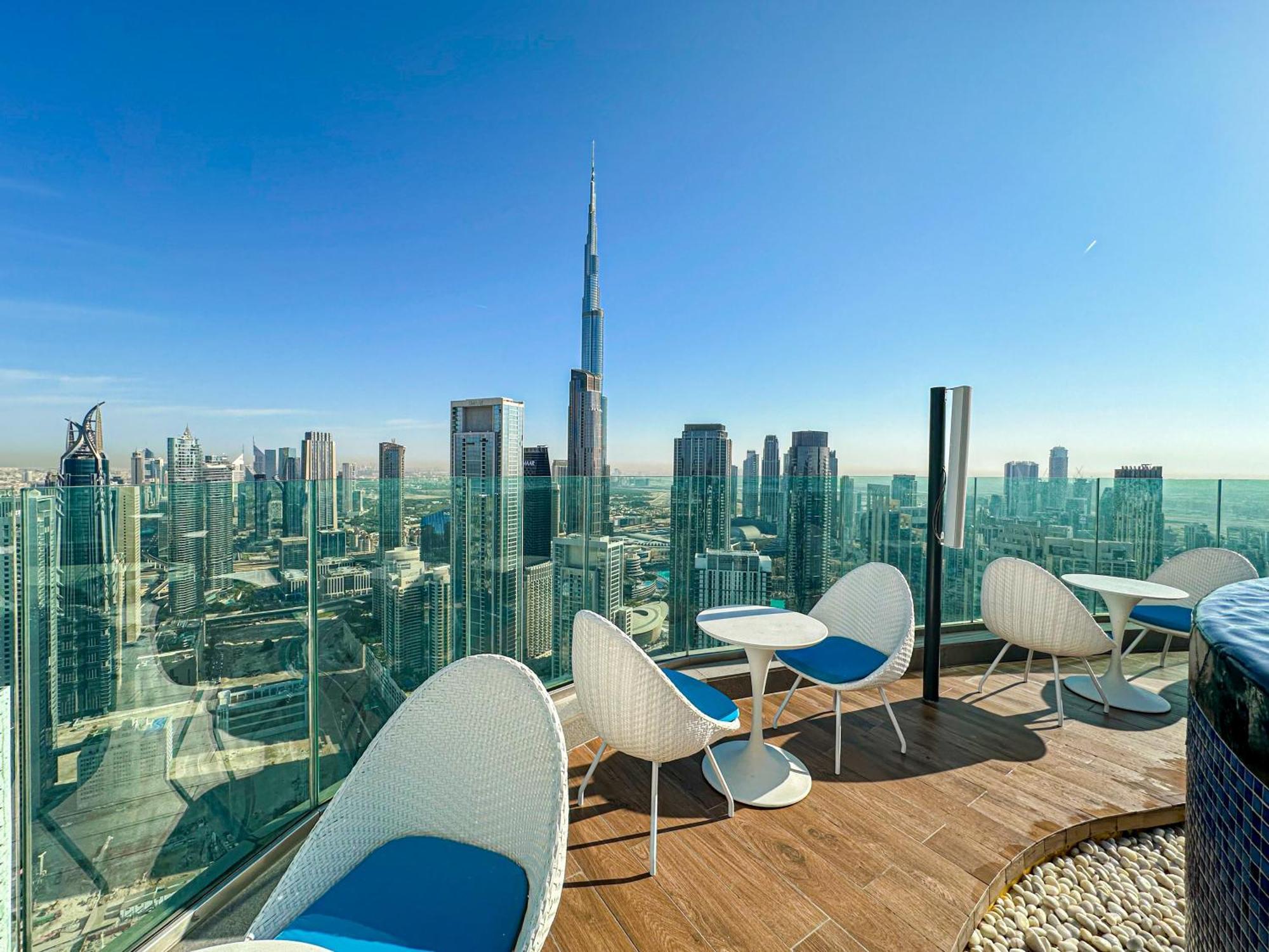 Apartment Full Burj Khalifa View Lux 2bedroom With Rooftop Pool Location In Paramount Midtown Dubai